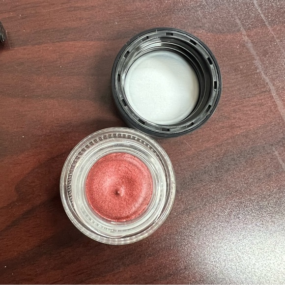 Farmasi Accessories - Farmasi Rose Cream Eyeshadow